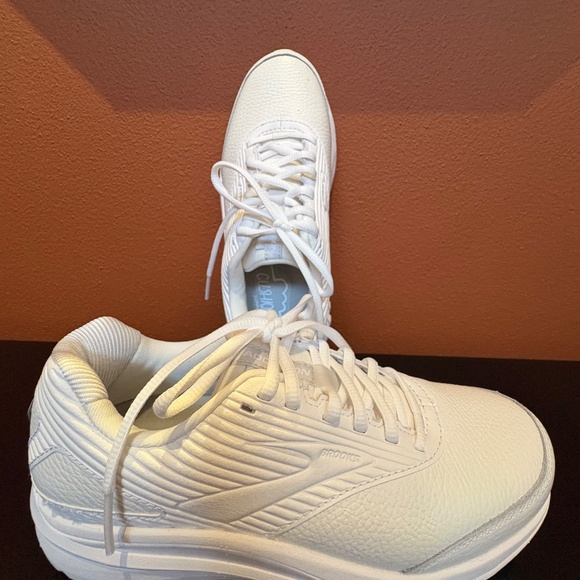 Brooks Walking Shoes - Picture 4 of 4